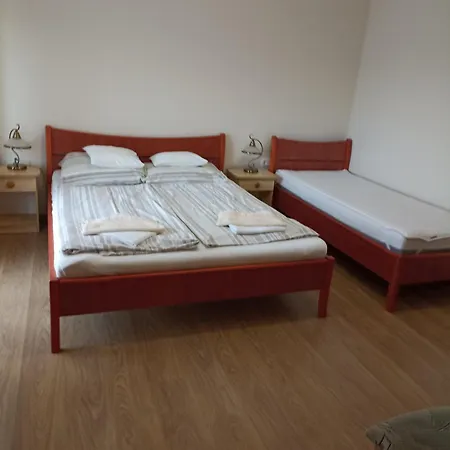 Apartment Bor Apartmanhaz *