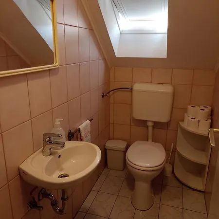 Bor Apartmanhaz * גיינסדיאס