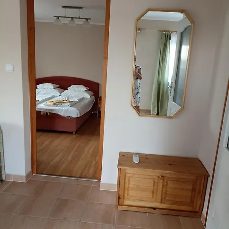 דירה Bor Apartmanhaz