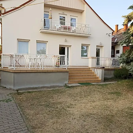 דירה Bor Apartmanhaz *