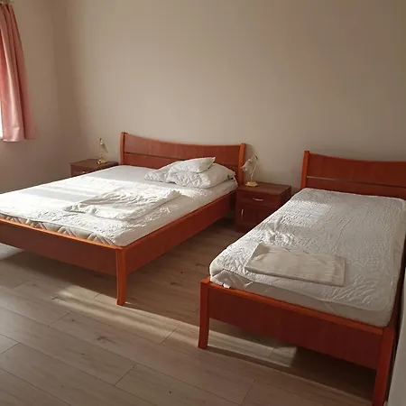 Bor Apartmanhaz Διαμέρισμα *